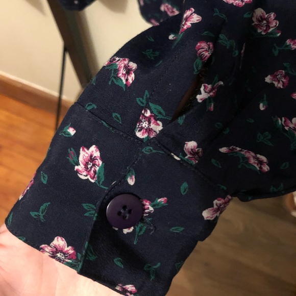 Flower Blouse - Picture 4 of 5